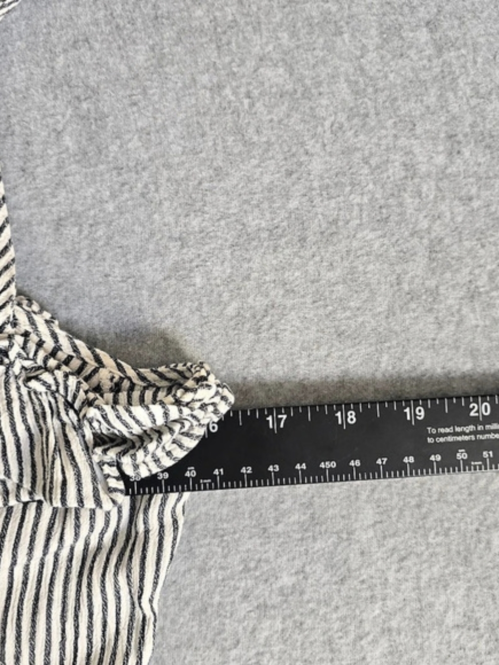 Universal Thread Striped Cold Shoulder Ruffle Blouse Small - Picture 6 of 6